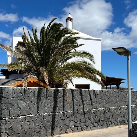 Lovely Atienza 99 With Hot Tub Semesterbostad Playa Blanca (Lanzarote)