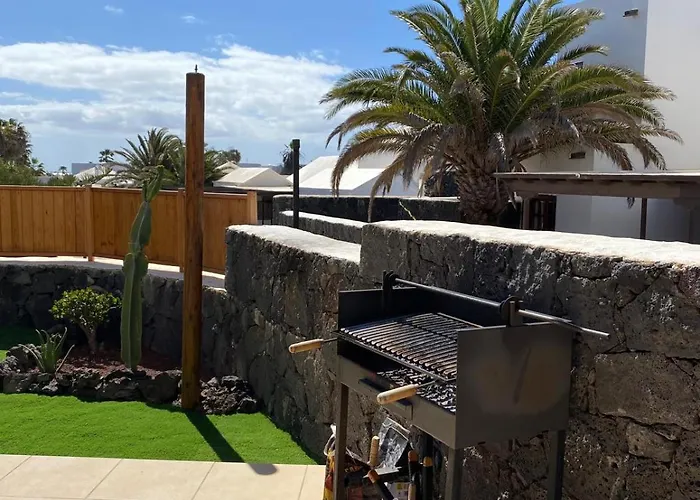 Lovely Atienza 99 With Hot Tub Semesterbostad