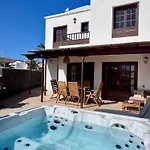 Lovely Atienza 99, Communal Pool, Private Hot Tub *