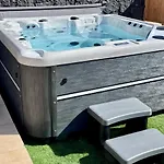 Lovely Atienza 99, Communal Pool, Private Hot Tub * Playa Blanca (Lanzarote)
