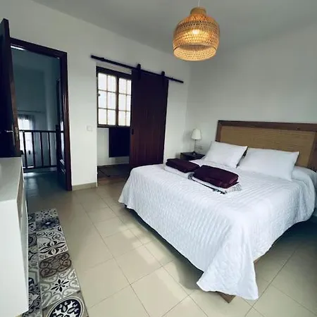 Tatil Evi Lovely Atienza 99 With Hot Tub