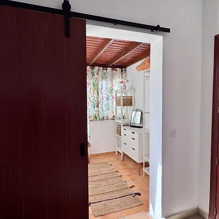 Dom wakacyjny Lovely Atienza 99, Communal Pool, Private Hot Tub *