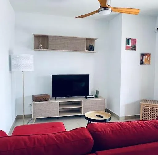 Lovely Atienza 99 With Hot Tub בית נופש