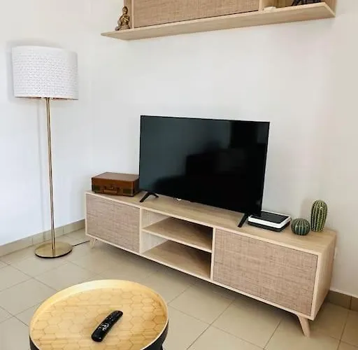 בית נופש Lovely Atienza 99 With Hot Tub *