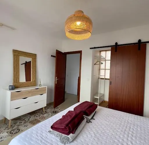 Lovely Atienza 99 With Hot Tub 플라야블랑카