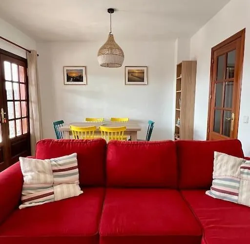 펜션 Lovely Atienza 99 With Hot Tub