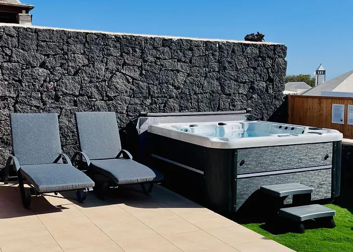 Lovely Atienza 99 With Hot Tub * 플라야블랑카